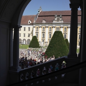 Abschluss im Innenhof                              
