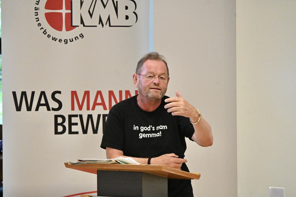 Ferdinand Kaineder beim Vortrag zu Demokratie und Medien