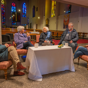 Tea Time am Kirchenplatz und im Kirchenraum